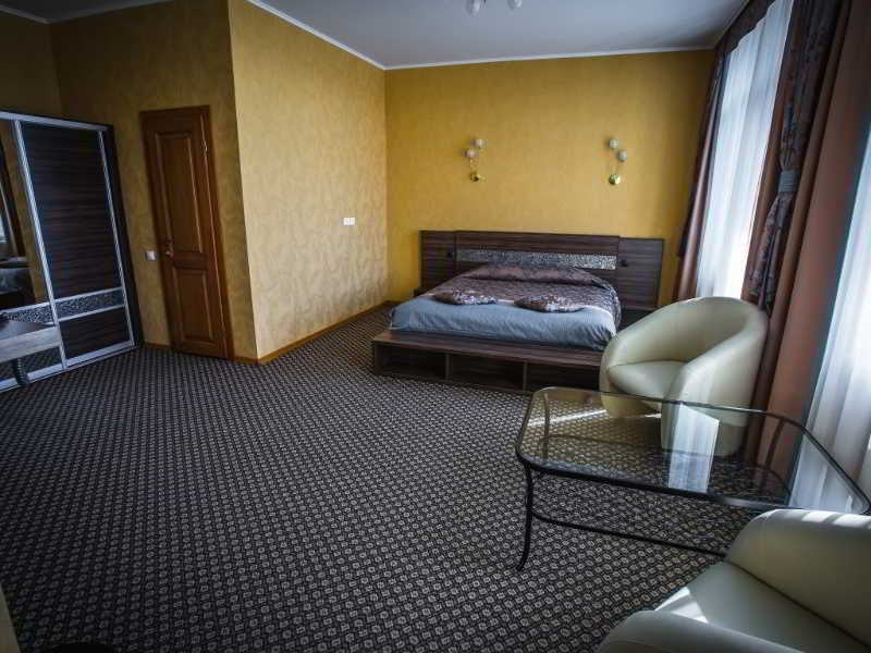 Hotel Avrora Omsk Exterior photo